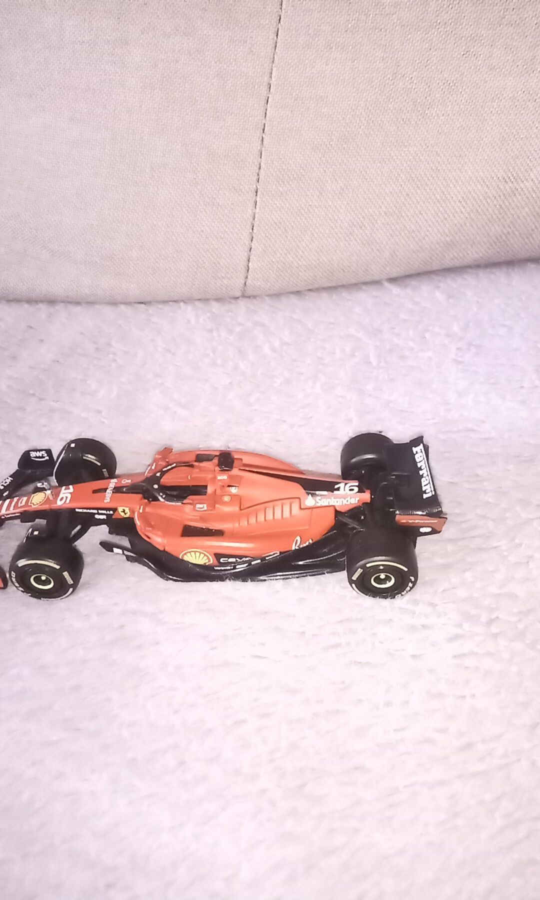 Vând macheta Formula 1 Ferrari