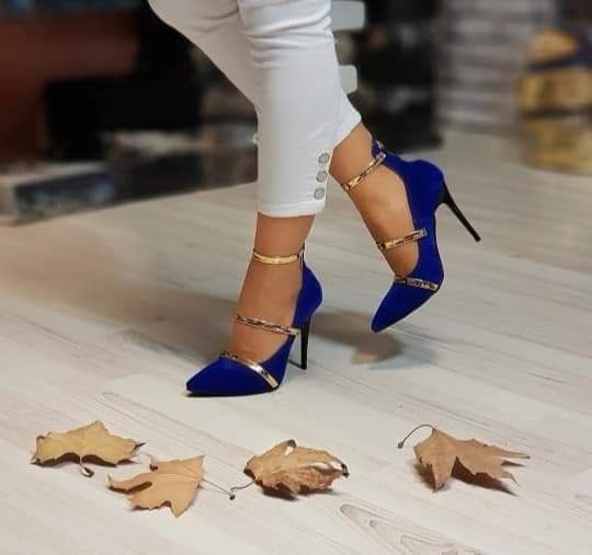 Pantofi stiletto  catifea albastru electric new model, accesorii aurii