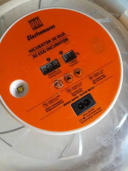 Vând incubator Electromures 30 ouă