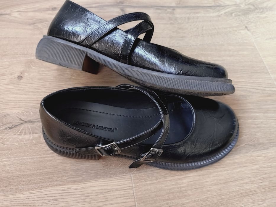 Официални черни обувки