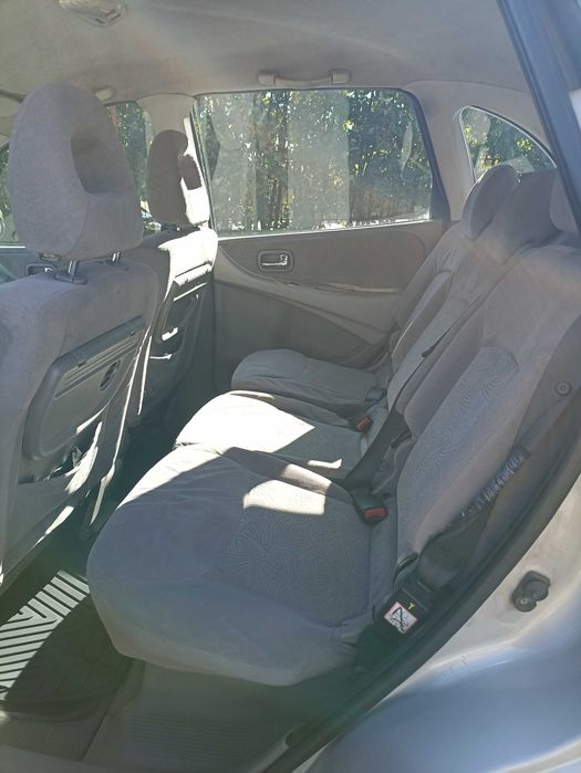 Nissan Almera Tino