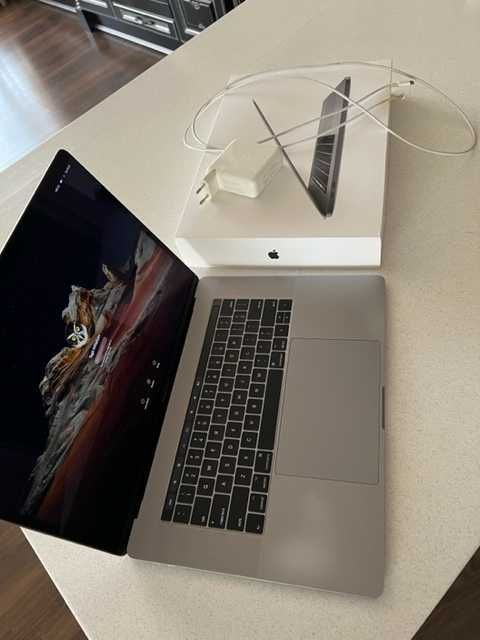 MacBook Pro 15 2017 / i7 2.9 16GB 512 SSD A1707