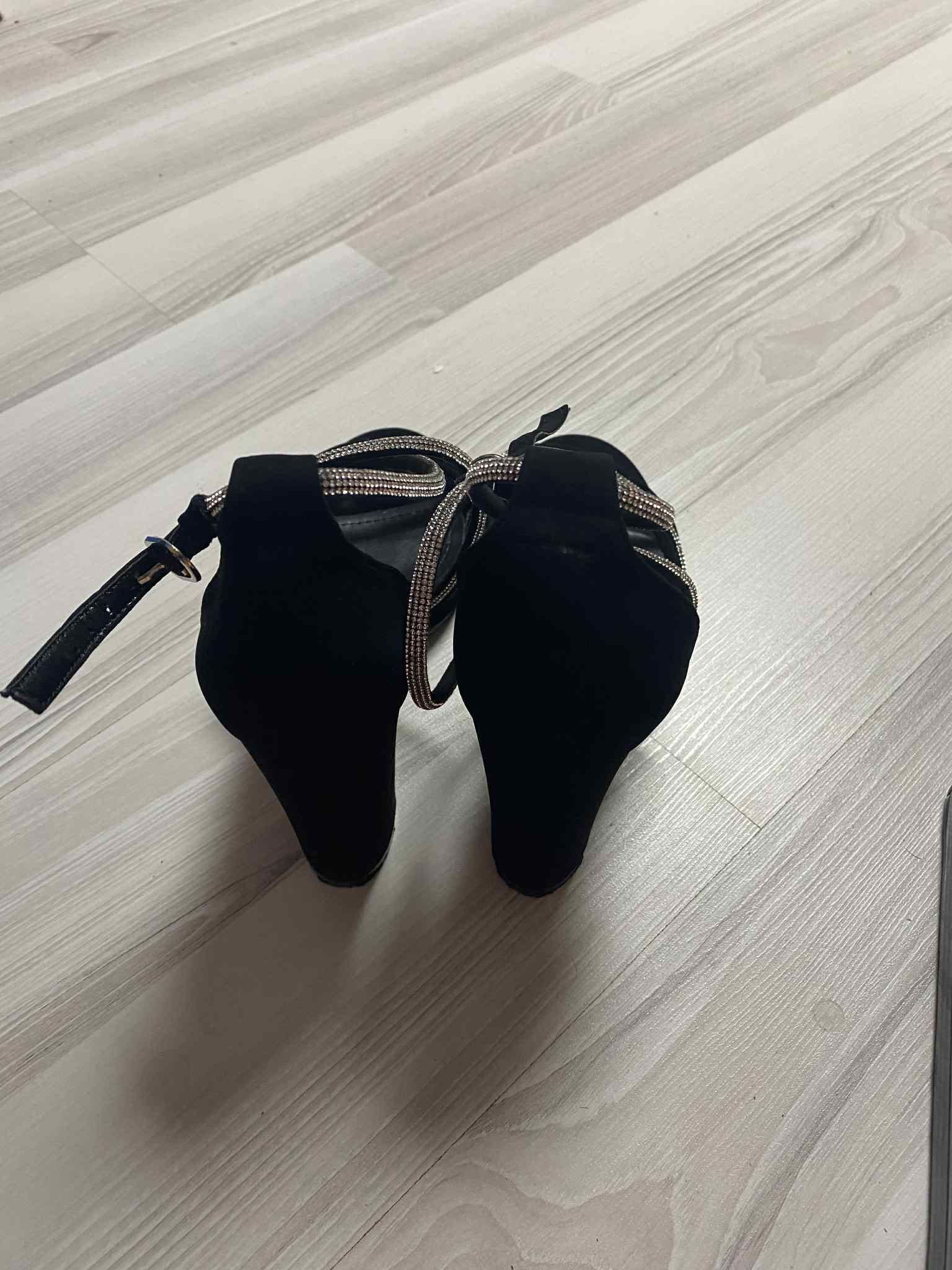 Sandale cu Toc marimea 36