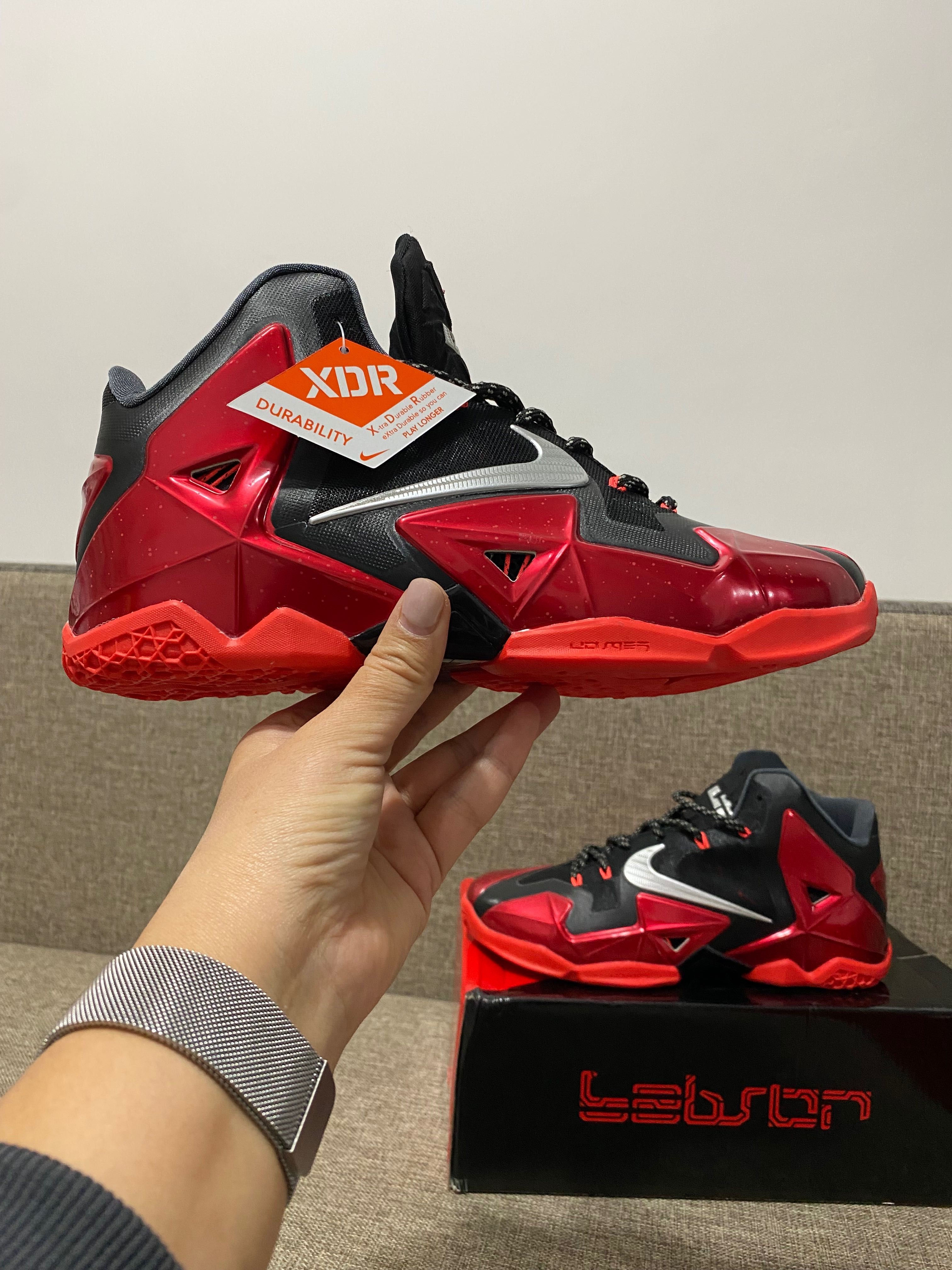 Кроссовки NIKE LEBRON 11