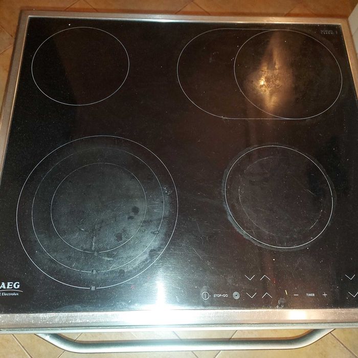 Фурна и котлони за вграждане - AEG