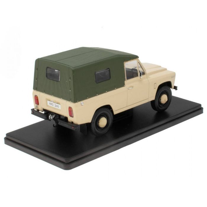 Machete colectie jucarie Dacia 1300 si aro 240 noi sigilate. Hachette