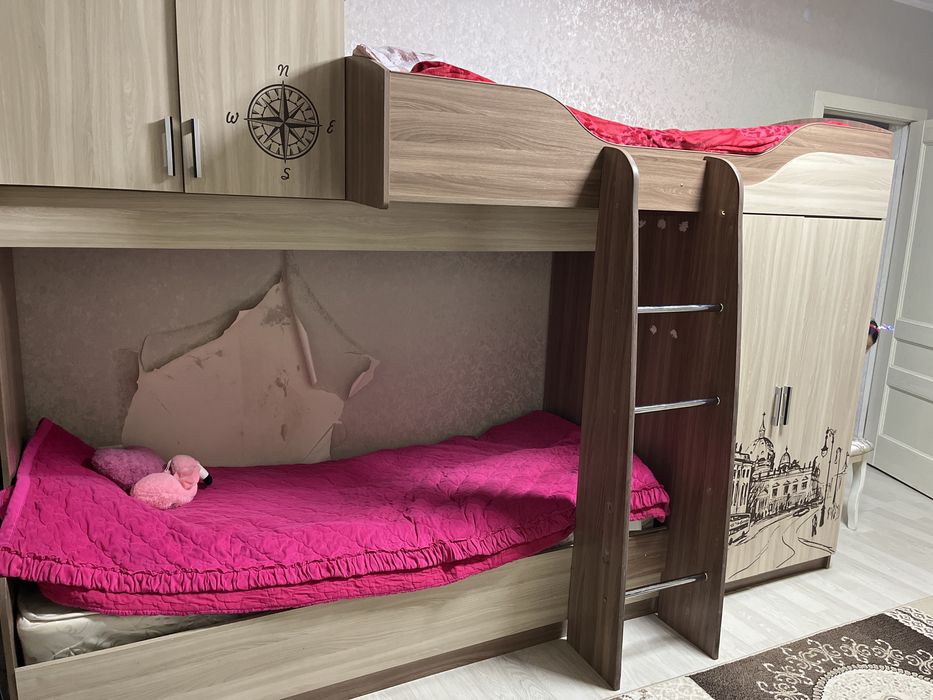 Кровать двухяростная