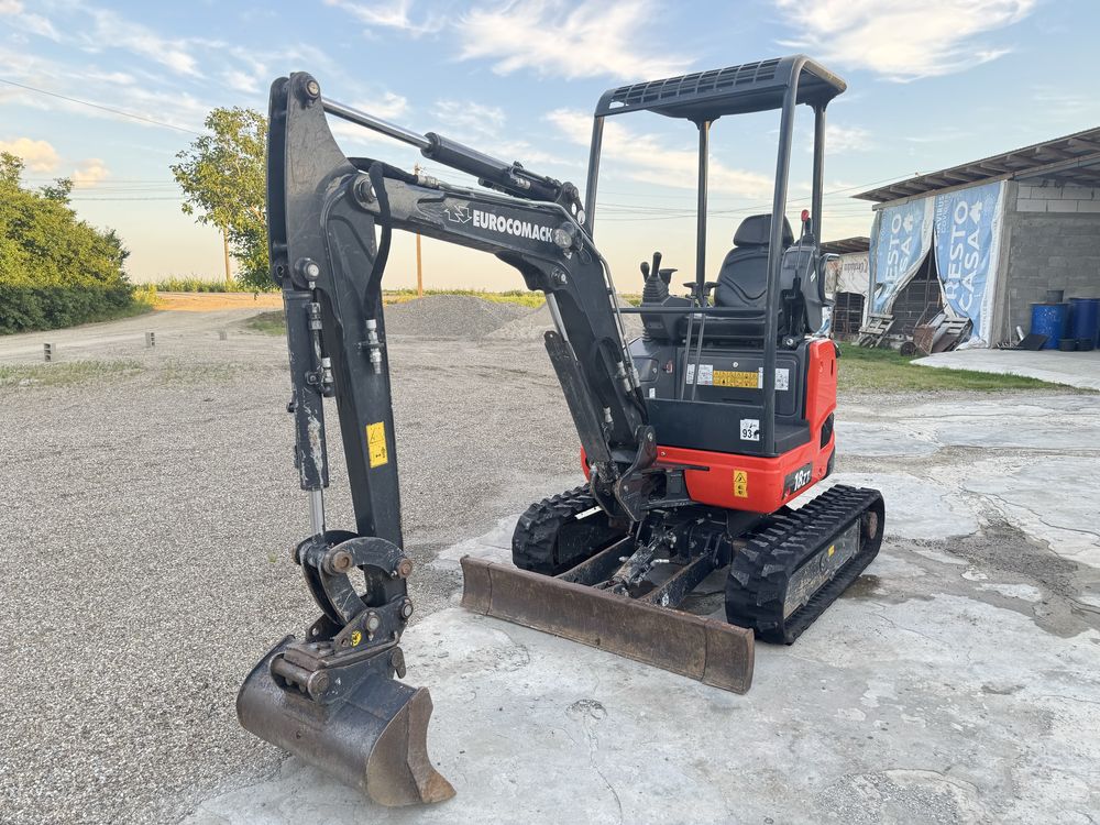 Miniexcavator Eurocomach 18zt  ,1800 kg . Jcb, caterpilar .