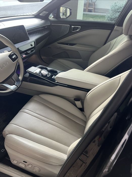 Kia K8 2024Full Pozitsiya 3.5litr Srochna sotiladi