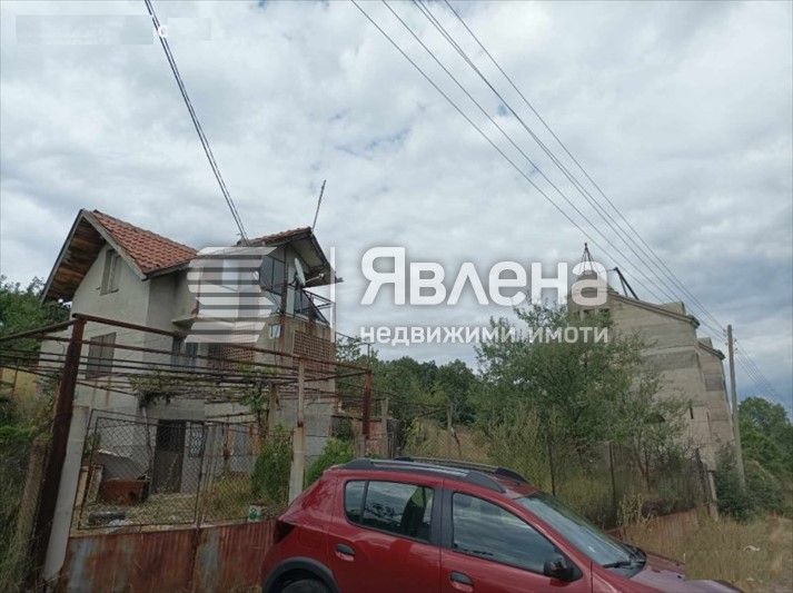 Две сгради и земя с. Обел на 5 км от ГКПП Логодаж