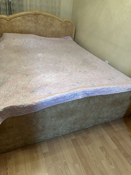 Срочно продам кравать с матрасом