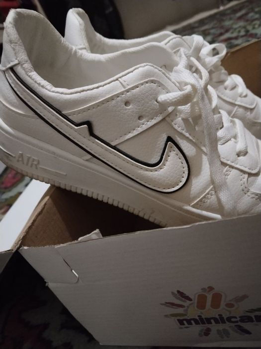 Кроссовки в отличном состоянии