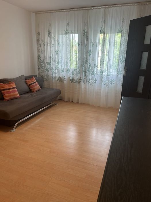 Inchiriez apartament cu 1 camera direct de la proprietar