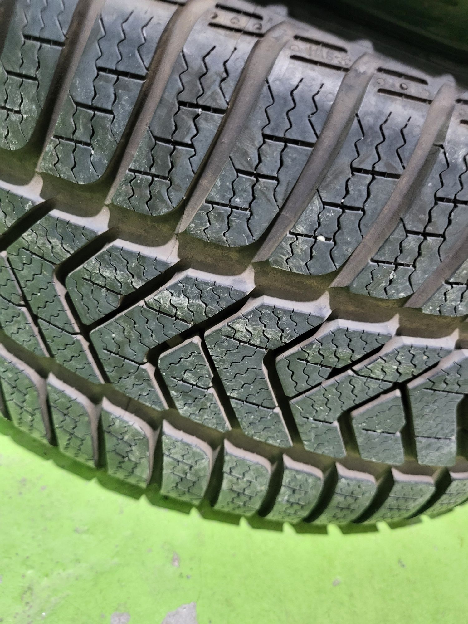 2 бр 245/40/18 Pirelli зимни гуми