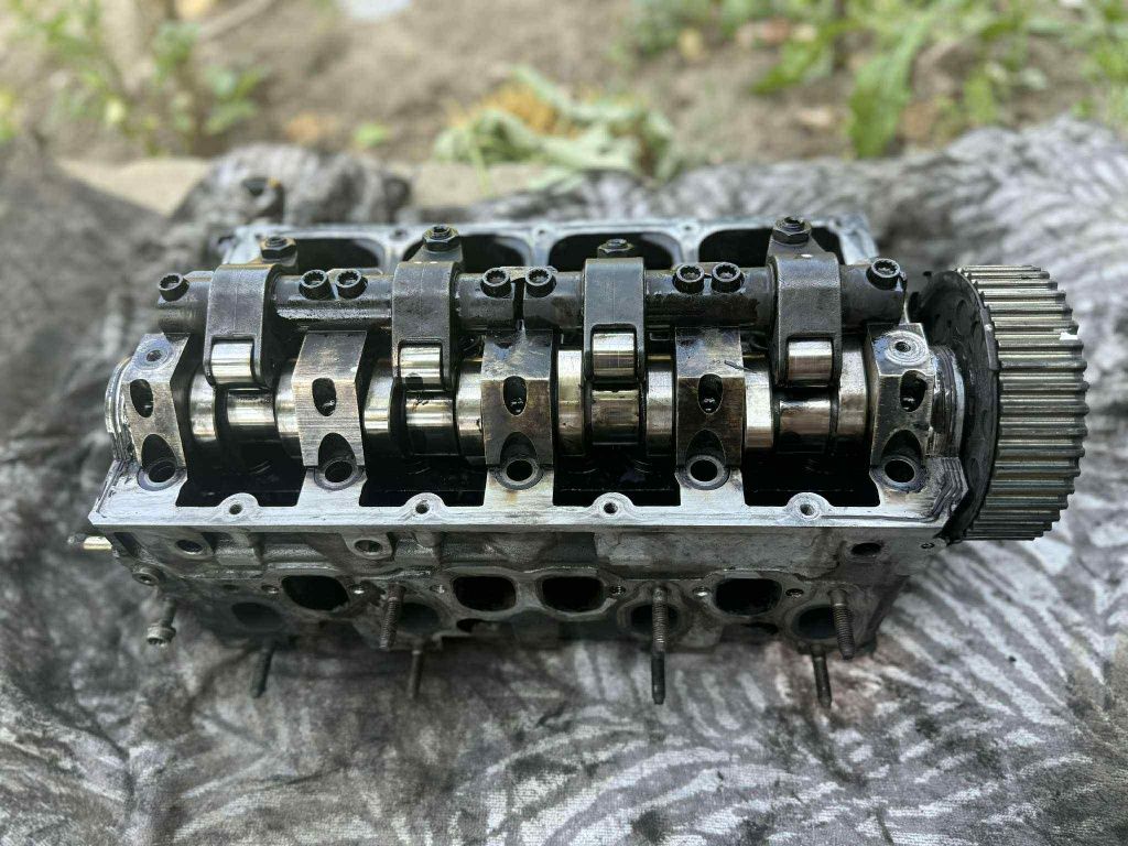 Глава с вал за vw passat b6 2.0 tdi