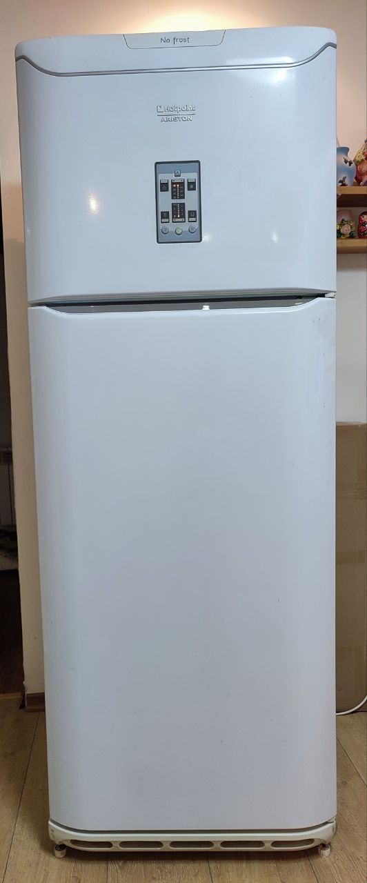 Холодильник Hotpoint Ariston