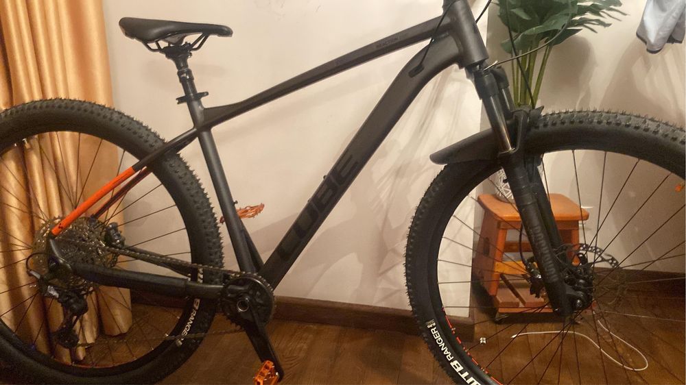 Bicicleta Cube Reaction Pro Grey Orange 2022