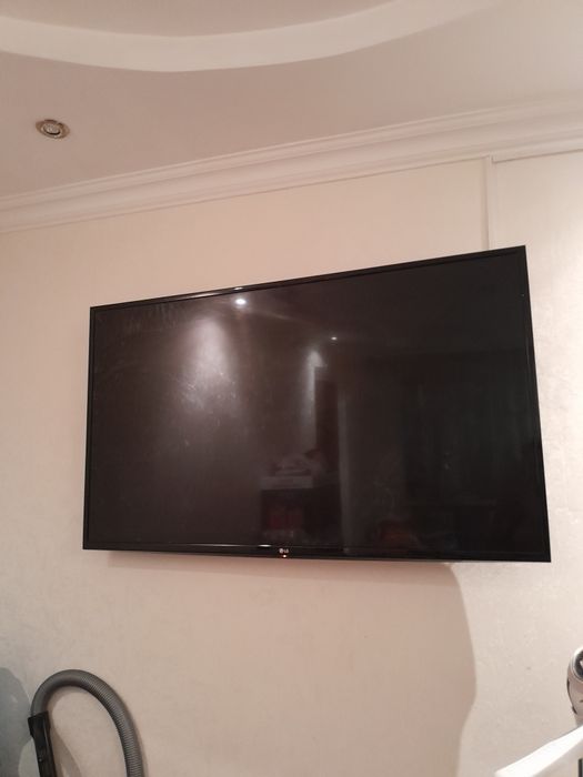 Продам телевизор LG