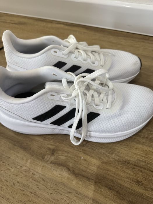 Маратонки adidas 41 1/2 размер