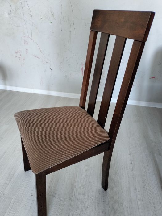 Продам стулья 10 штук. Стол в подарок