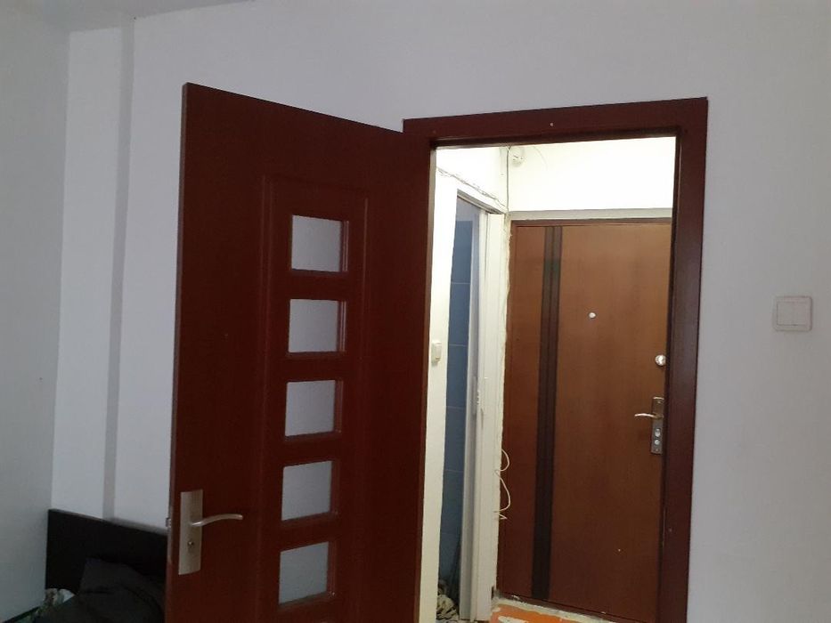 Inchiriez garsoniera metriu 1 Decembrie