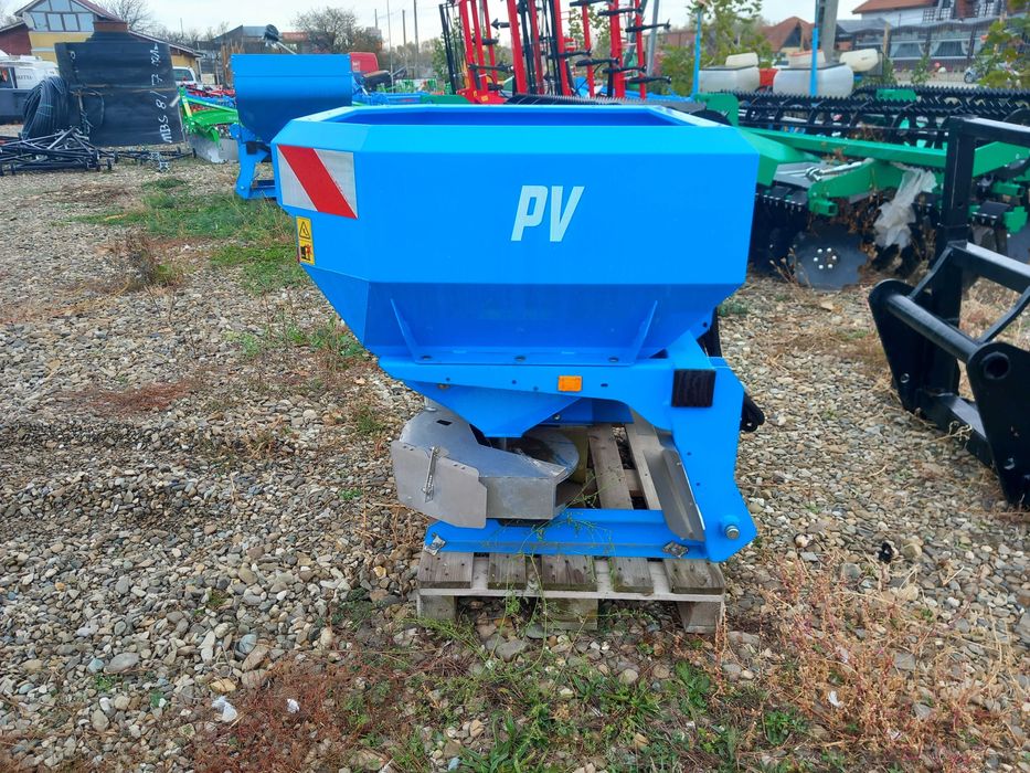 masina imprastiat ingrasamant pt vie, pomi fructiferi