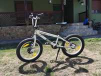 Vând bicicleta BMX