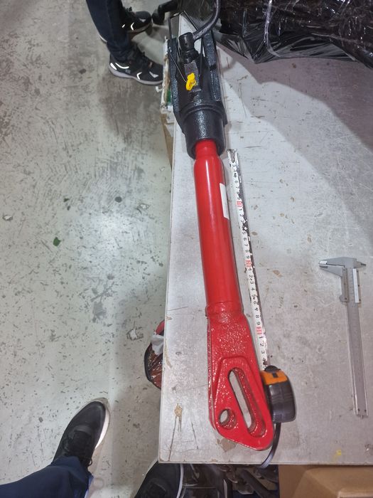 Întinzător vertical tija reglabila tractor fiat preț 480 lei se poate