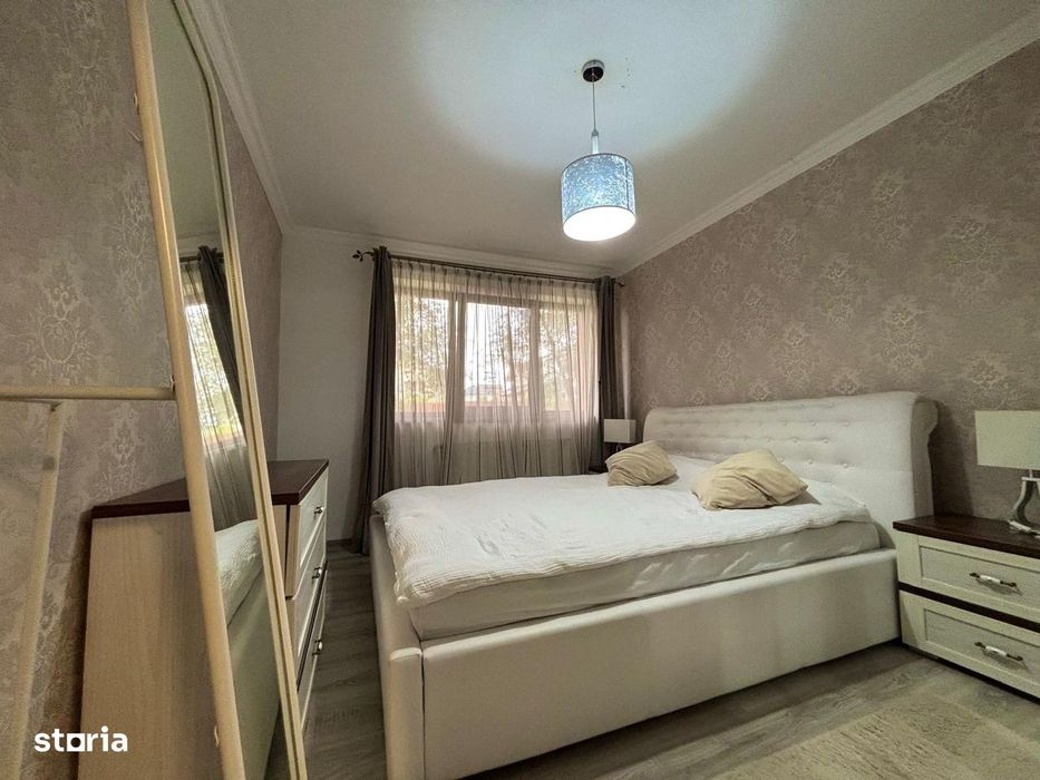 Apartament 3 camere zona Strand 2