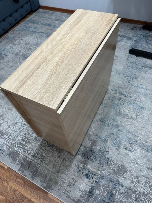 Стол книжка  в хорошем состояние