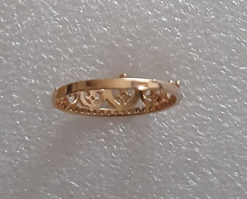 Кольцо   золотое.