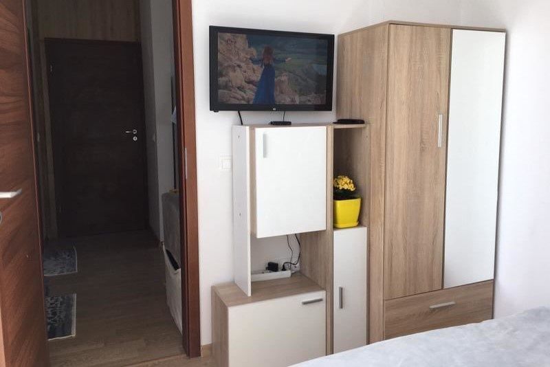 Дава се под наем Двустаен апартамент в София, Левски - 76 кв.м за 382.5 € - Снимка #1