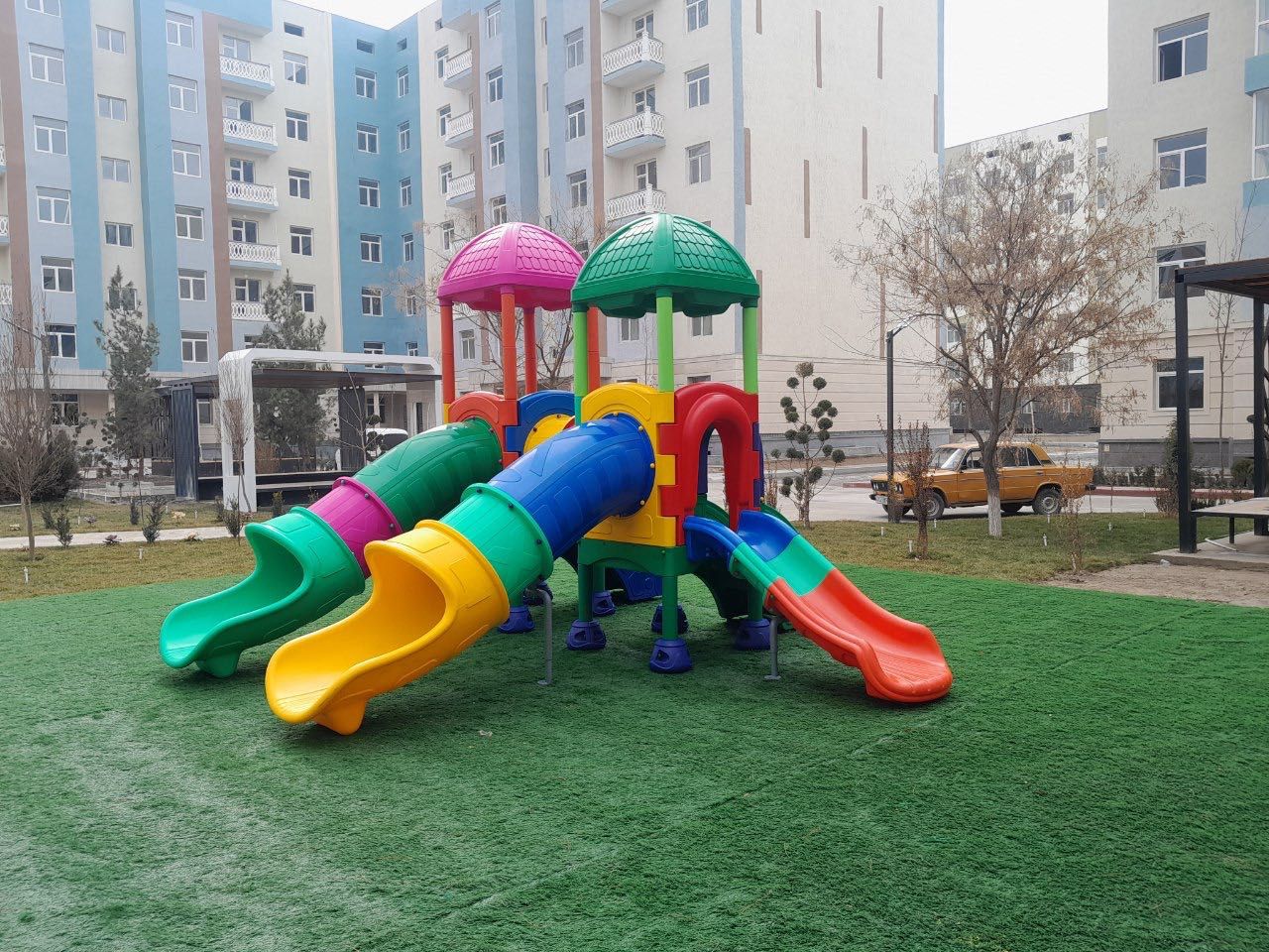 Веселые и безопасные игровые площадки для детей!