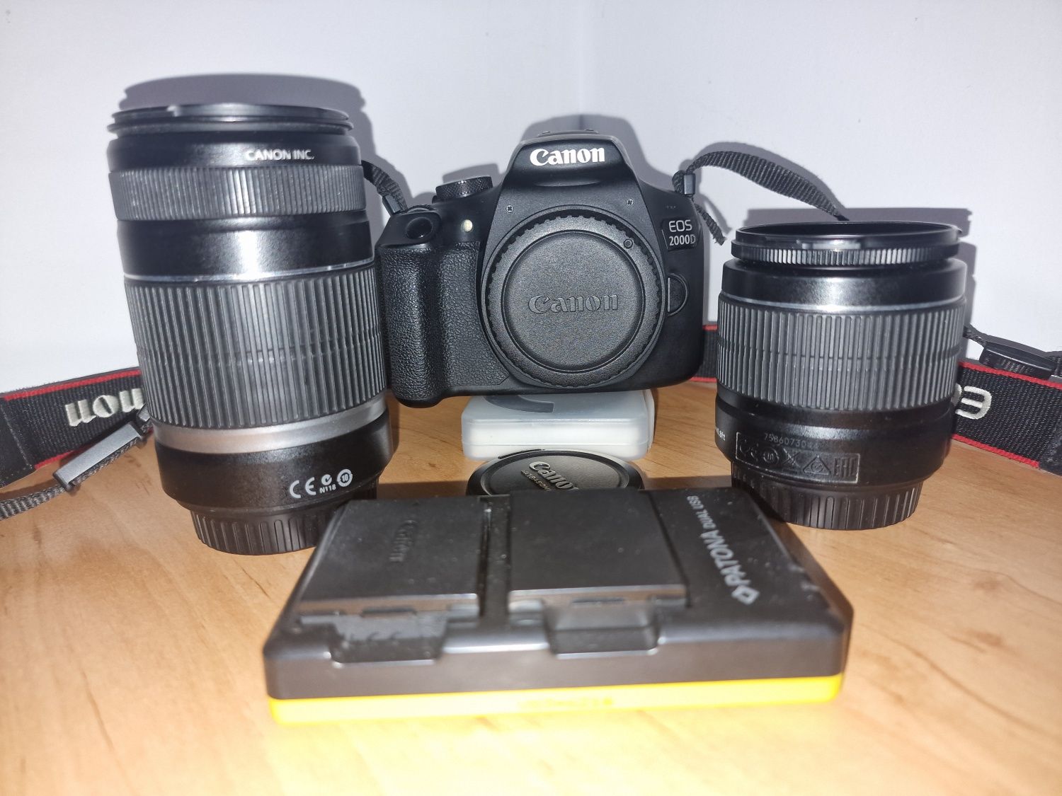Aparat foto Canon 2000D 2 obiective 18-55mm kit + 55-250mm canon