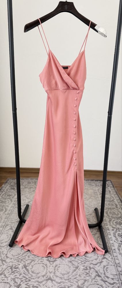 Zara сатенена рокля