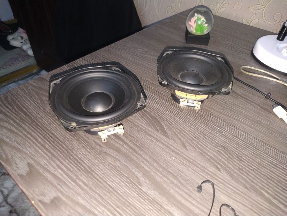 Продаю среднячастотные динамики