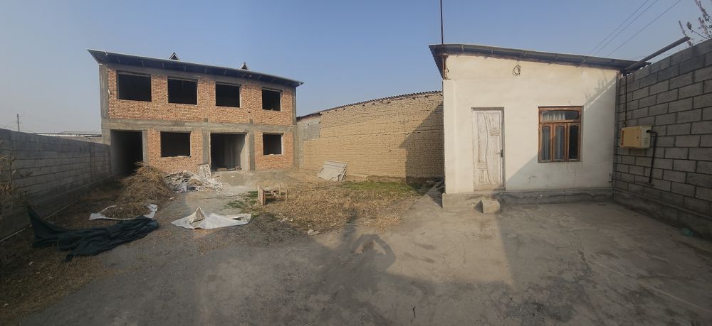 Продаётся!Сотилади!2-х этажный дом недостроенный(свет,газ,вода)