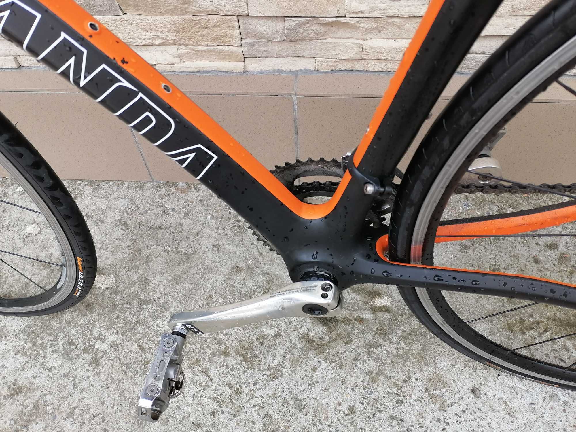 Bicicleta cursiera carbon Ronanda marimea 54 cm full carbon