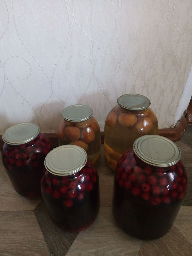 Компот вишня,абрикос