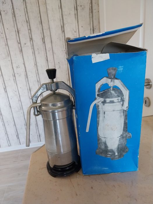 Нова кафеварка, унгарска