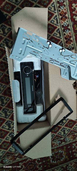 Продам магнитолу Kenwood.