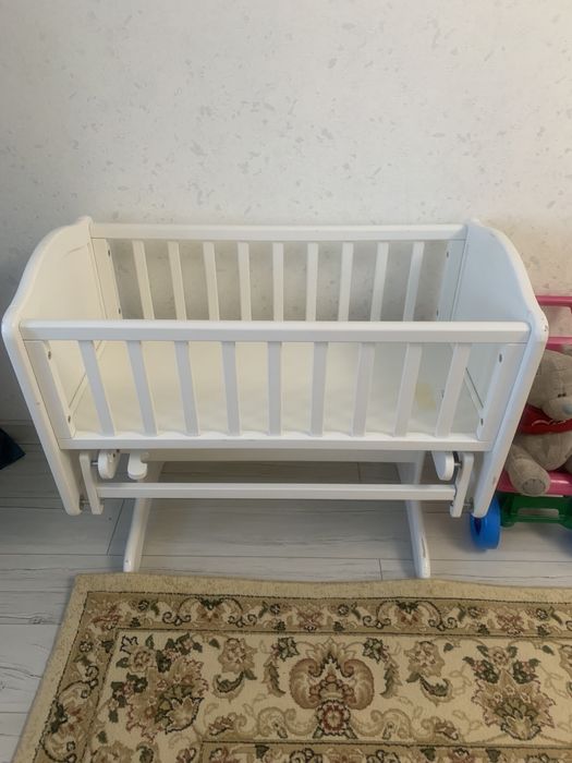 Продам детскую кроватку Икея