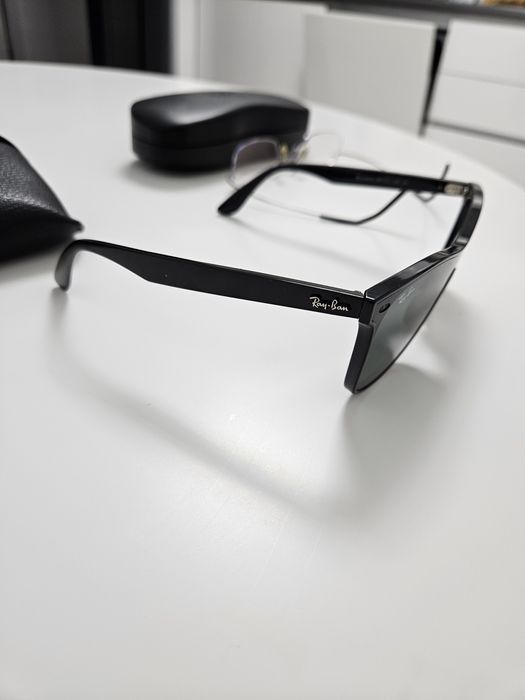 Ochelari de soare RayBan originali 60% REDUCERE 

M au costat 880 ron.