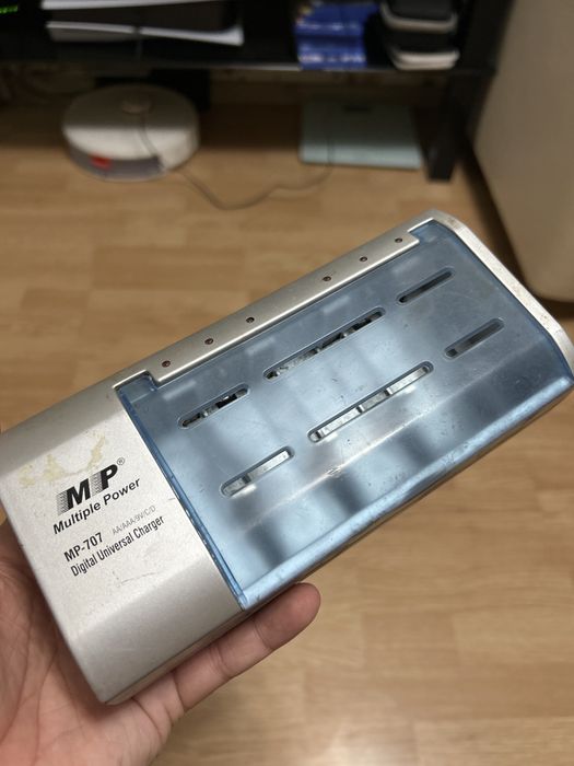 Зарядник для аккумуляторных батареек