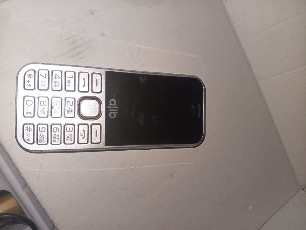Ajib telefon sotiladi