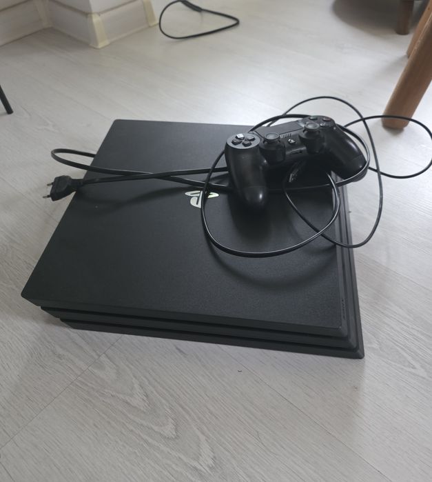 Consolă Sony PlayStation 4 Pro 1TB Jet Black – G-Chassis