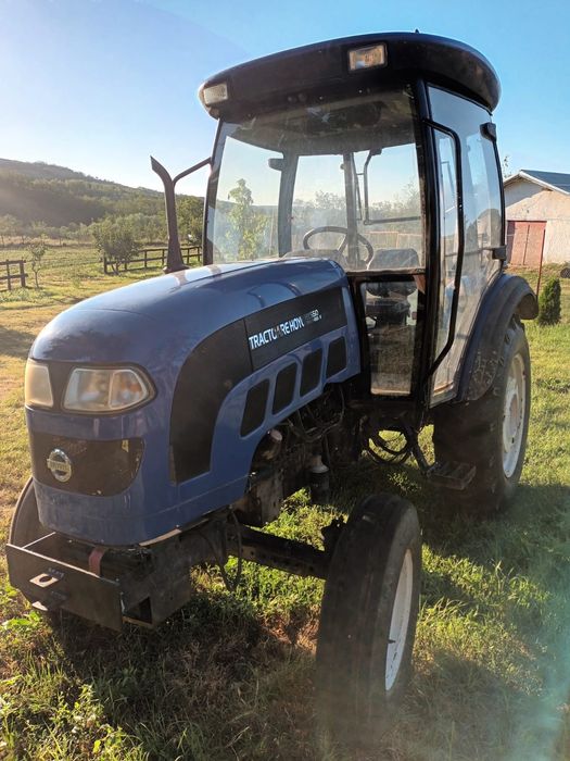 Vând tractor 55 cai