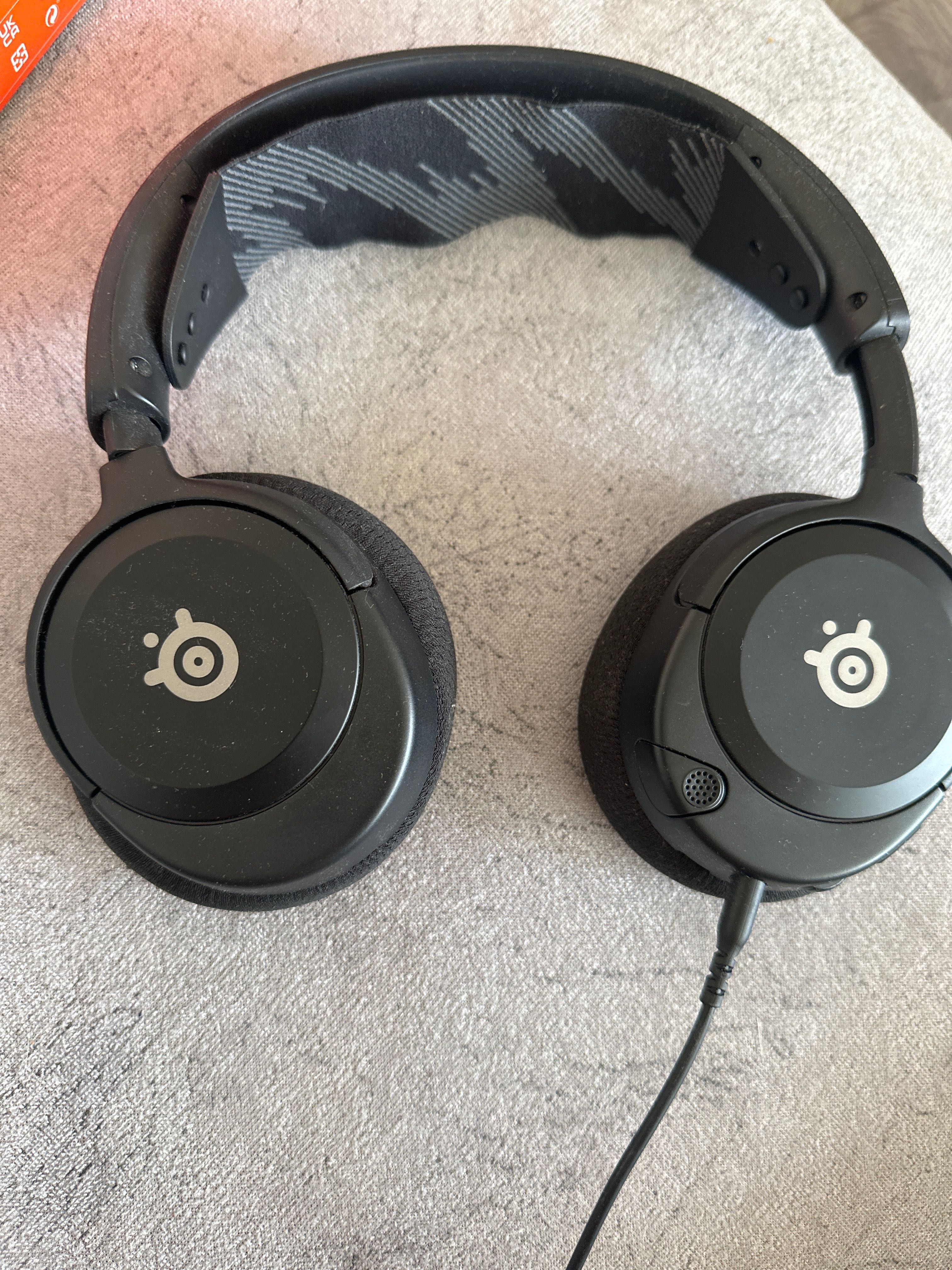 Гейминг слушалки Steelseries Arctics Nova 1