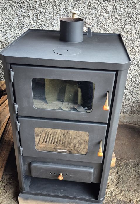 Камина с фурна и водна риза Прити