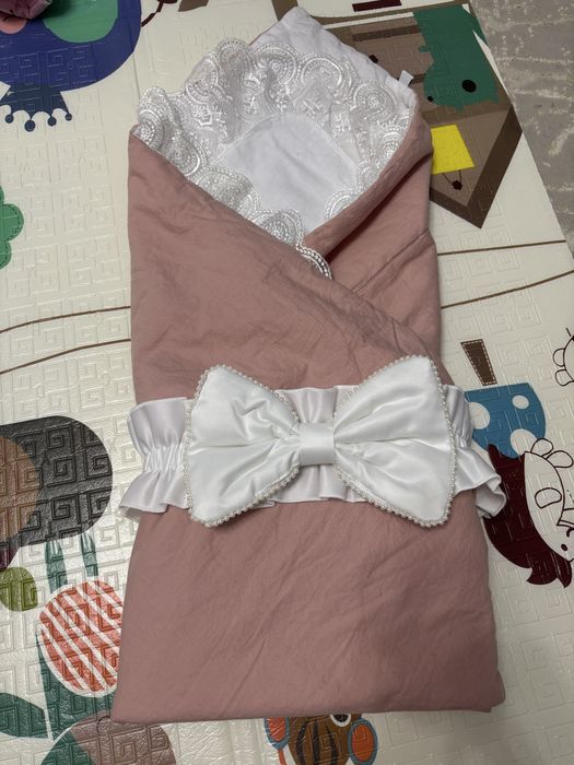 Конверт и одежда на выписку 6000